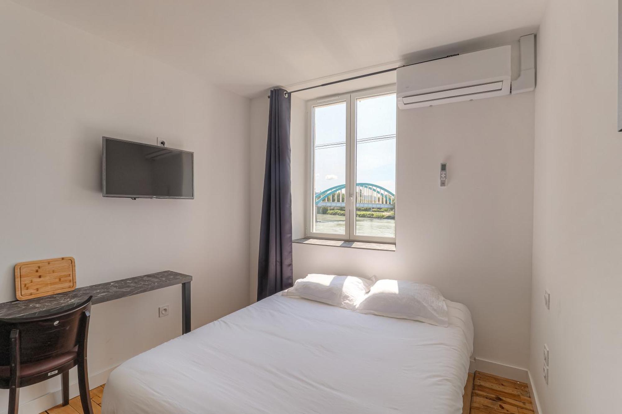 Le Berlin - Les Appartements De L'Olivier Loyettes Exterior foto